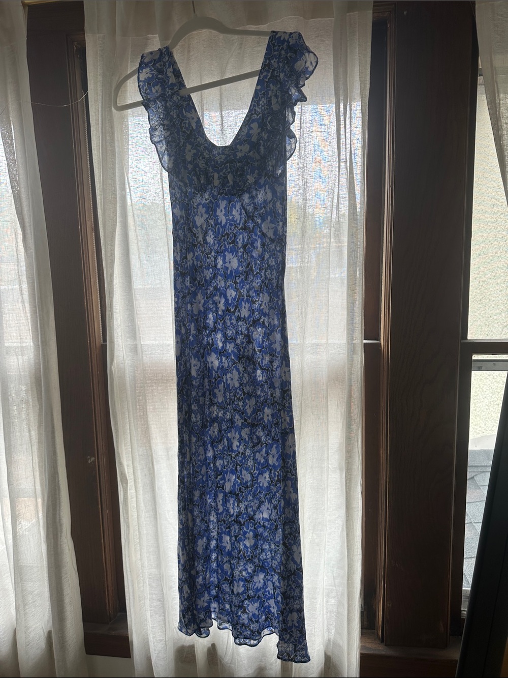 Réalisation Par Blue Floral Ruffle-Shoulder Maxi Dress